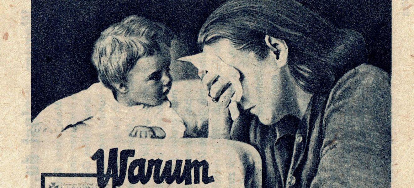 "Warum weinst du, Mutti?" - Frau und Kind dargestellt als trauernde Hinterbliebene eines gefallenen deutschen Soldaten auf einem russischen Flugblatt vom Februar 1943.