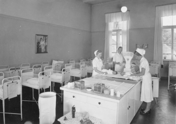 Kinderstation in der Wolfenbütteler Frauenklinik und Entbindungsanstalt (um 1945)