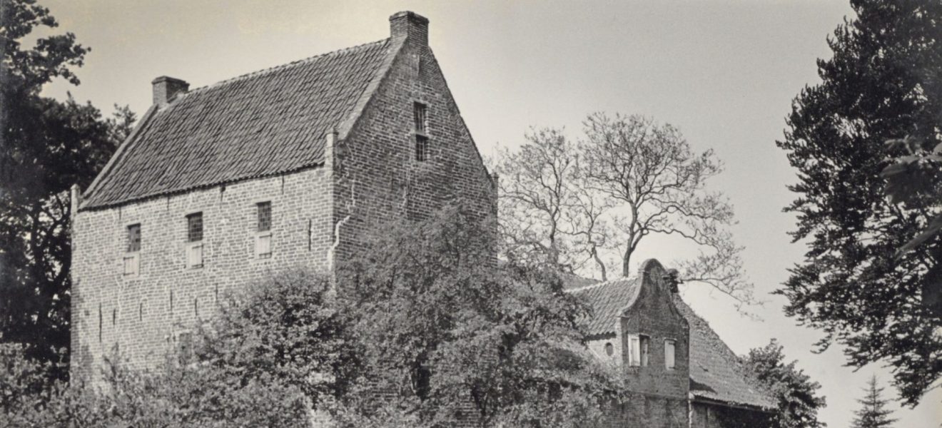 Gerhard de Boer: Baugeschichtliche Untersuchung und Beschreibung zur Bauaufnahme "Das Steenhuus bei Bunde in Ostfriesland" - Abbildung 2: Blick von Nordosten auf das Steinhaus Bunderhee